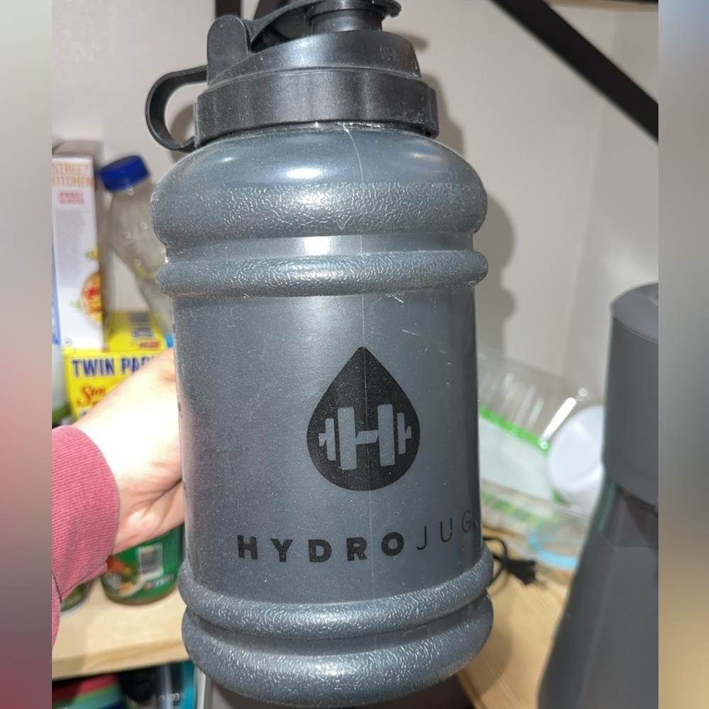 Hydrojug with sleeve